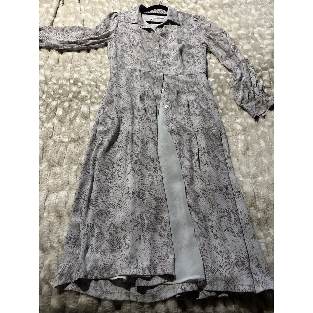 Ann Taylor LOFT Gray Snakeskin Print No Belt Button Down Midi Dress Size 4‎